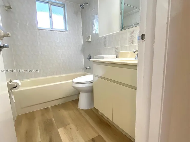 2212 W 74th St #101-28 — Photo 33