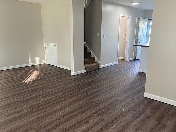 5th image of 425 Millcreek Dr #20-C