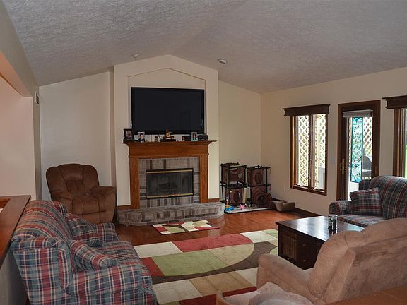4th image of 51557 Walerko Dr