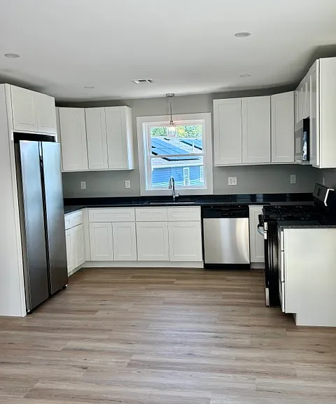 72 King St — Photo 6