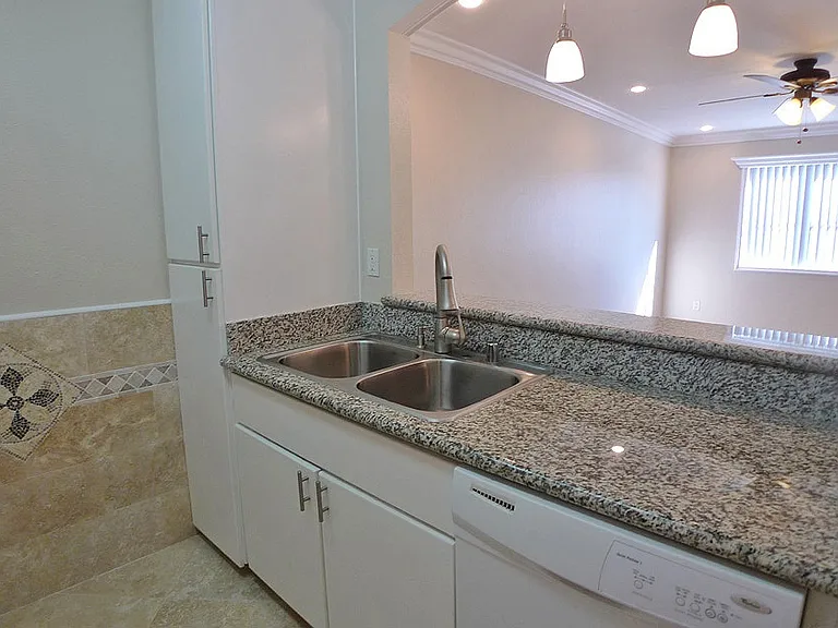 Villa De Adel Apts — Photo 72