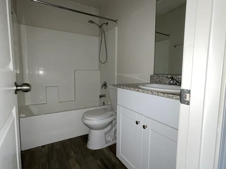 2405 Village Dr — Photo 9
