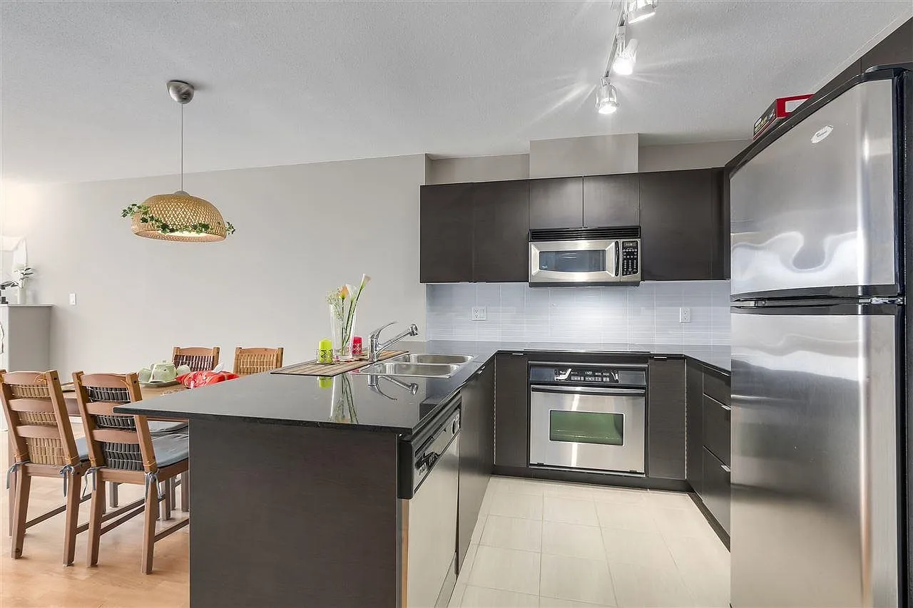 1 bed, 705 sqft, $2,450 — Photo 2