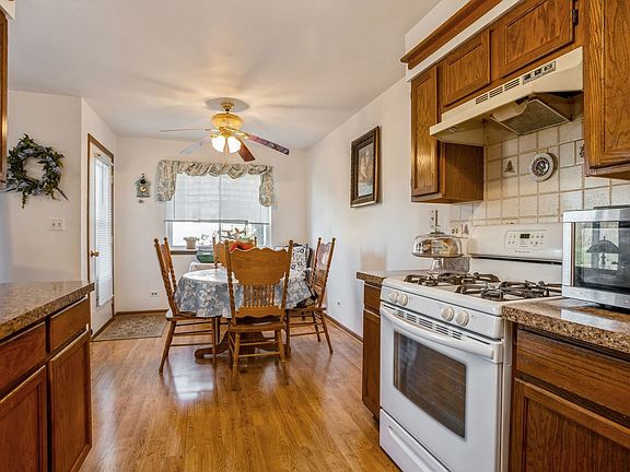 3rd image of 323 Mulberry Ct APT A1