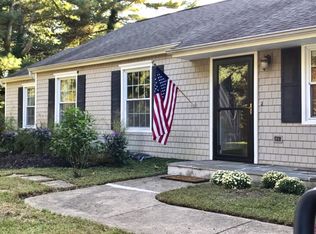 26 Tulip Ln, Red Bank, NJ 07701