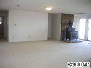 4596 Lake Shore Rd N, Denver, NC 28037