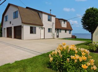 8372 W Houghton Lake Dr, Houghton Lake, MI 48629