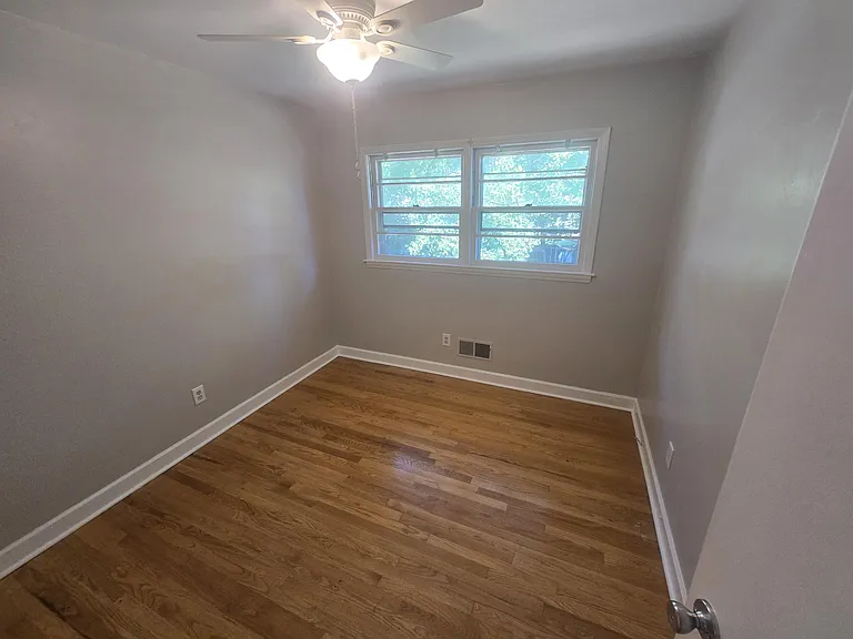3008 Belle Ave NE — Photo 8
