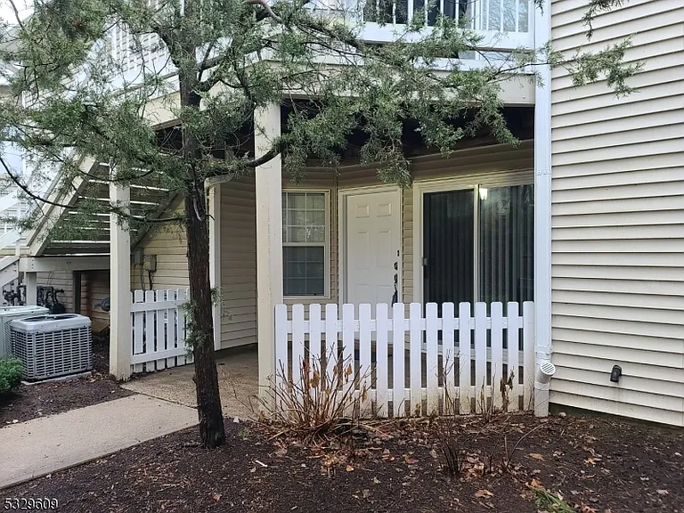 43 Tansy Ct — Photo 23