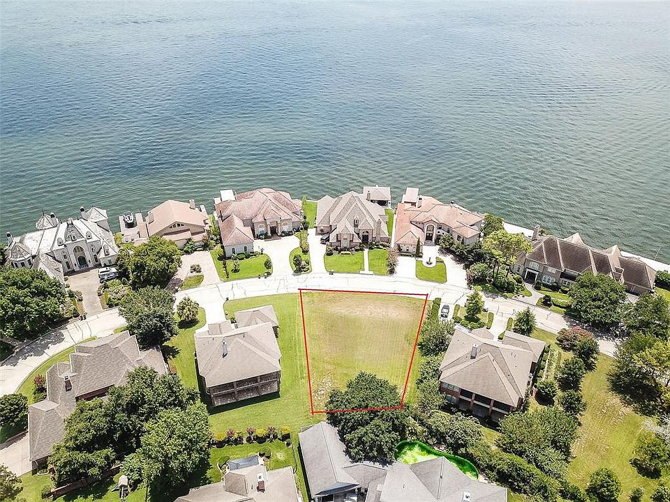 1st image of 450 Edgewood Dr