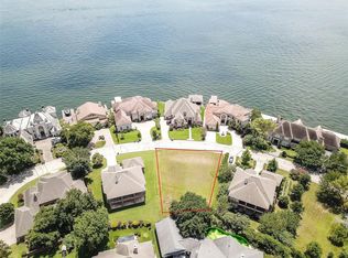 450 Edgewood Dr, Montgomery, TX 77356