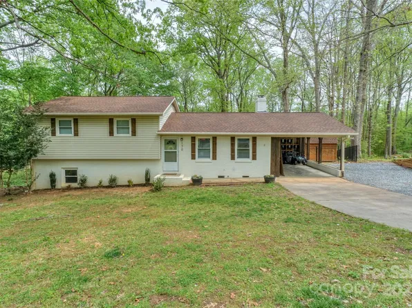 170 Woodcrest Rd, Mooresville, NC 28115