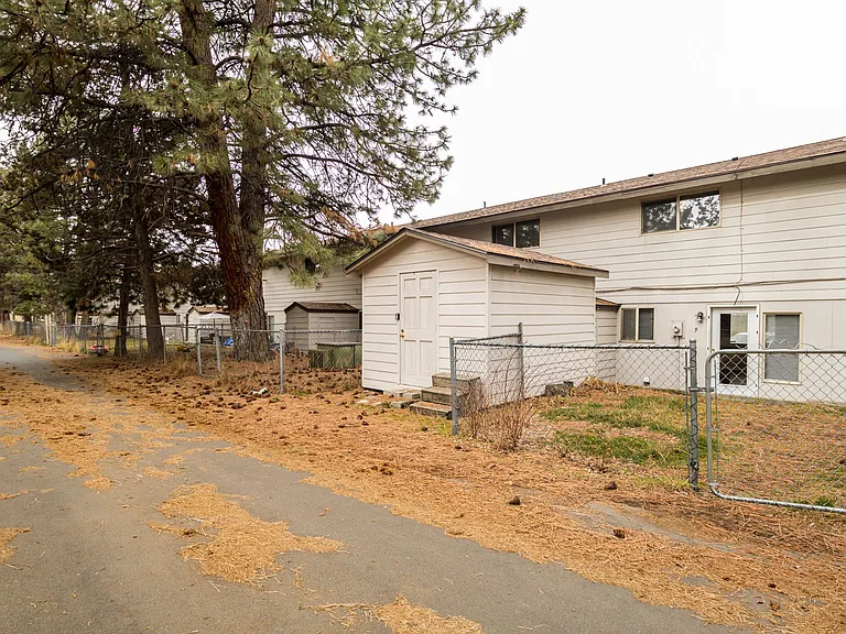 179 SW Hayes Ave — Photo 16