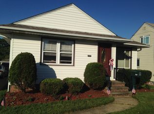 5667 Cumberland Dr, Garfield Heights, OH 44125