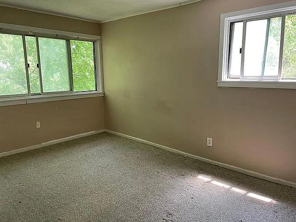 3rd image of 32611 Montcalm Ct #32611