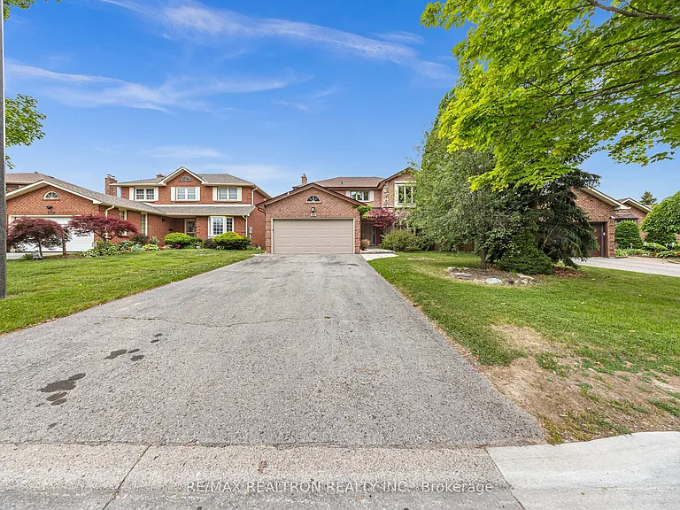 141 Hialeah Cres #UPPER — Photo 30