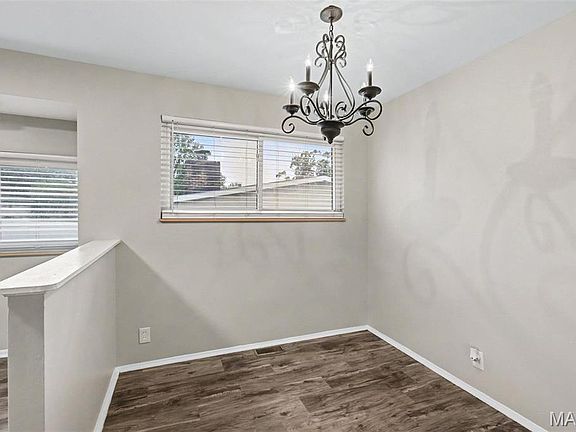 5th image of 2250 Rivoli Pl
