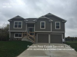 11115 Highview Ct, Peculiar, MO 64078