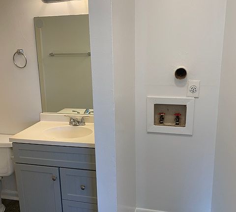 4th image of 905 Russ Lake Dr APT 301