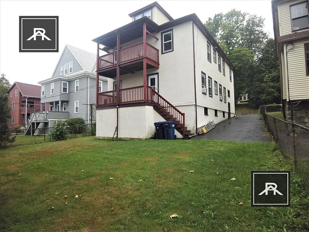 4 bed, 2.0 bath, $4,400 — Photo 3