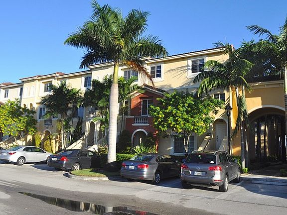 Building Exterior/Parking lot