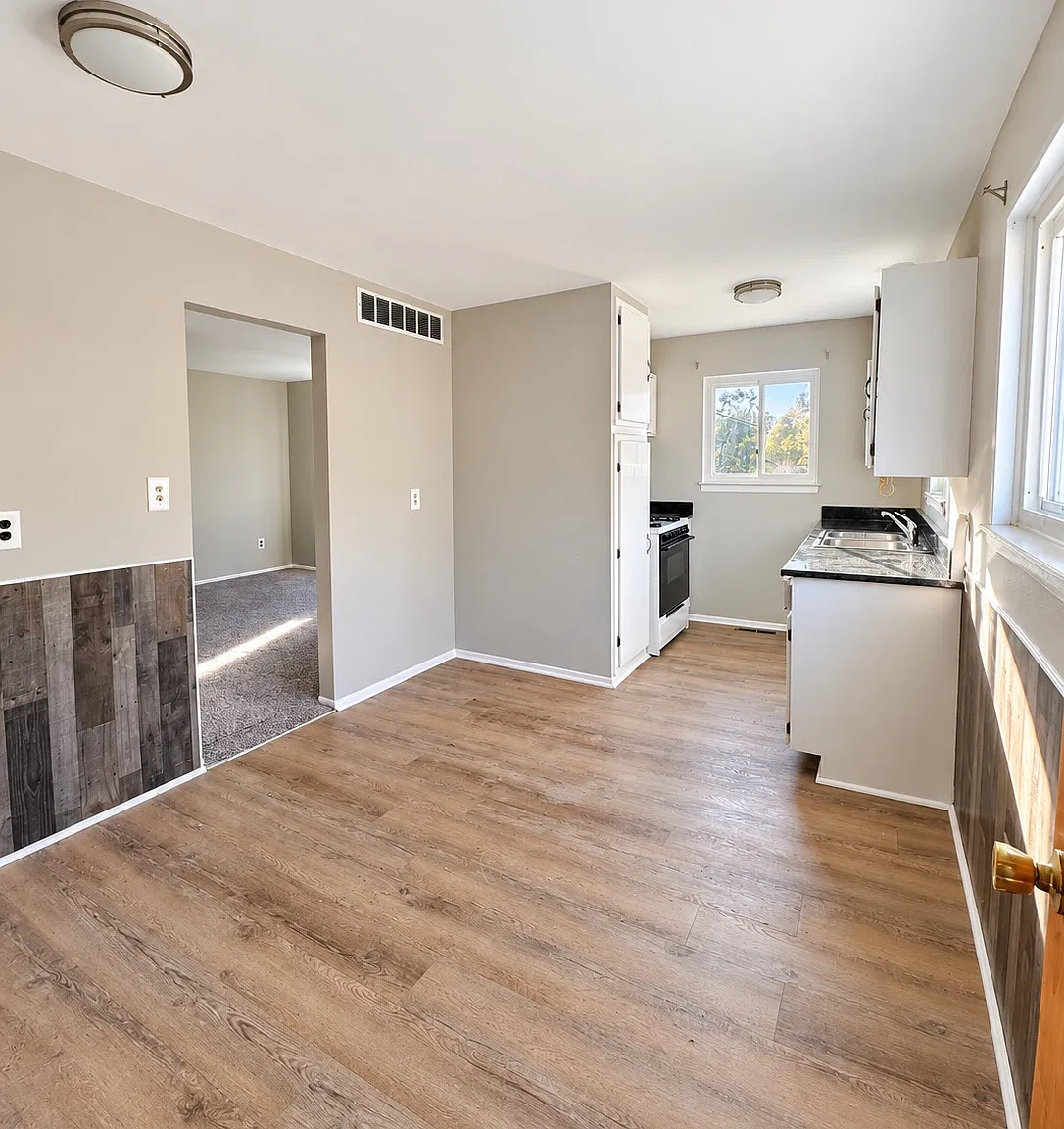 3 bed, 1000 sqft, $1,675 — Photo 3