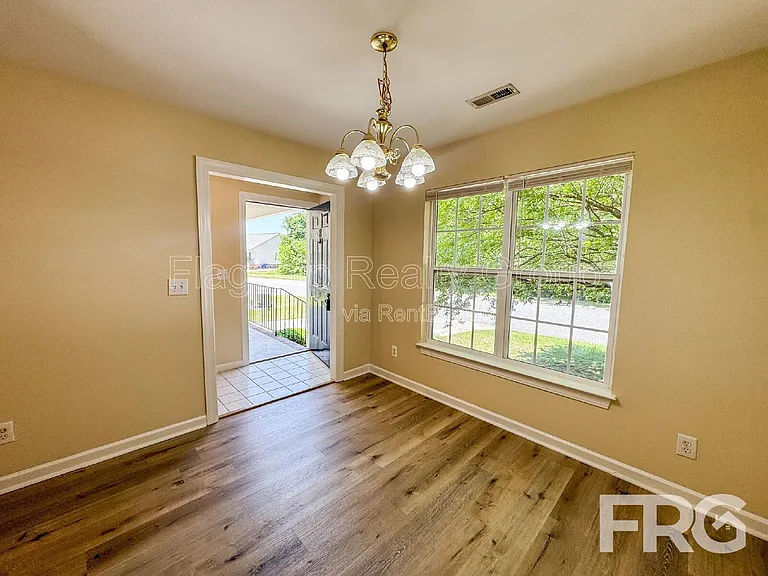 5180 Deveron St #B — Photo 9