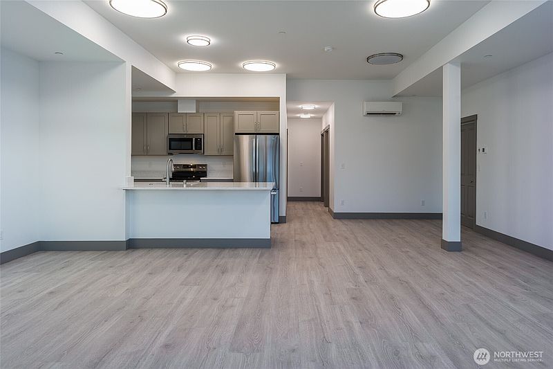 4th image of 623 Morris Street #E2