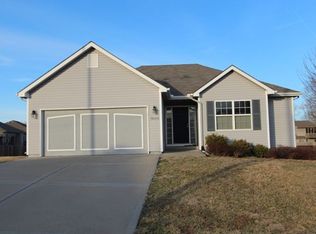 9005 NW Anglia Rd, Kansas City, MO 64155