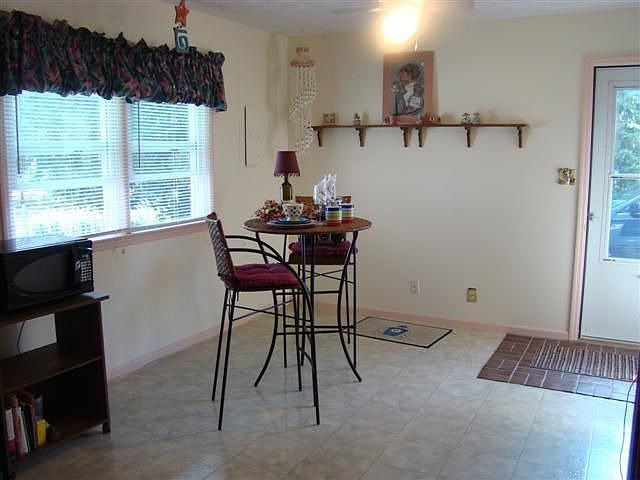 2nd image of 305 Meriwether St