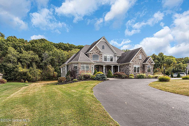 3rd image of 24 Estate Drive