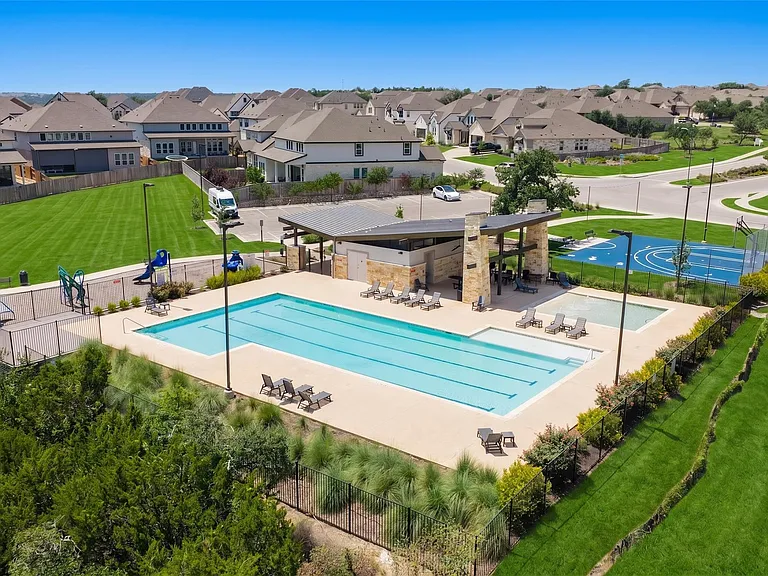 400 Pinnacle View Dr — Photo 38