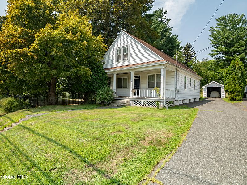 2nd image of 2194 Tibbits Avenue