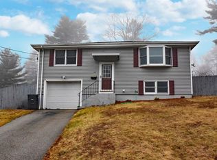13 Crestwood Dr, Southbridge, MA 01550