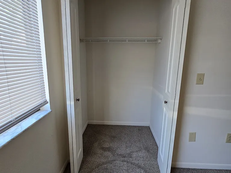 Glenncove Apartment Townhomes — Photo 32