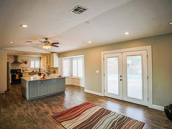 5th image of 1677 Desert Dawn Dr