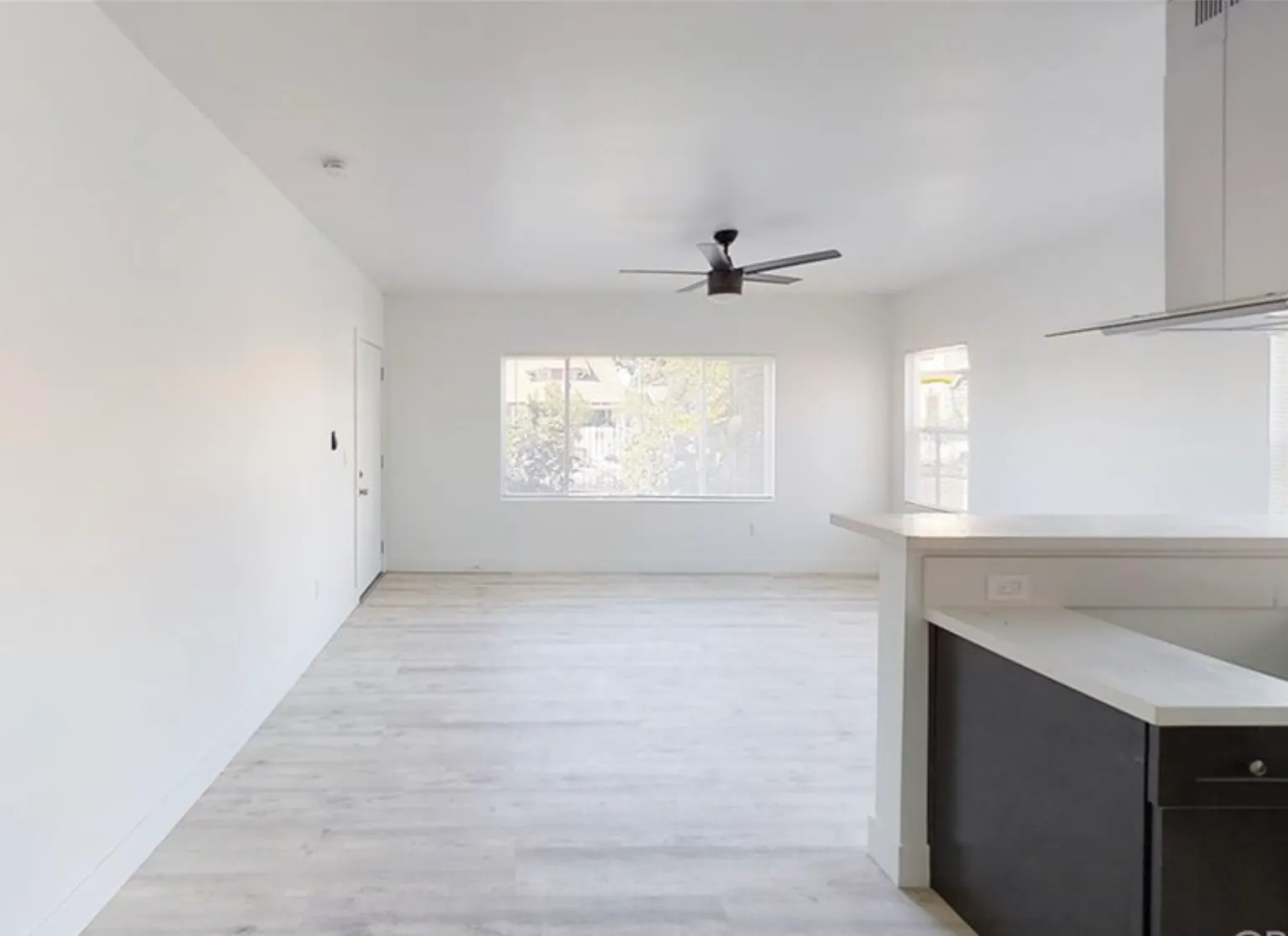 2 bed, 1.5 bath, 975 sqft, $2,600 — Photo 3