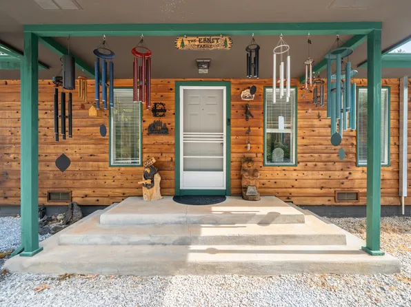 21312 Lakeshore Dr, Lakehead, CA 96051