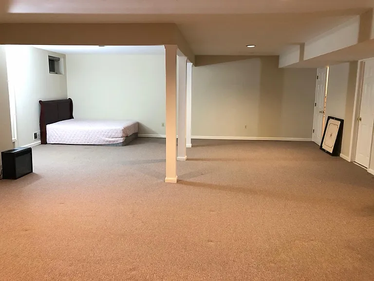 166 Surrey Ct #166 — Photo 21