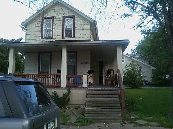 14206 Nell Ave photo 1