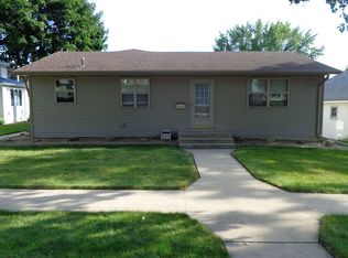 519 6th Ave SE, Dyersville, IA 52040