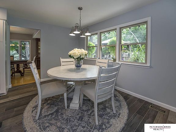 5th image of 905 Moore Dr