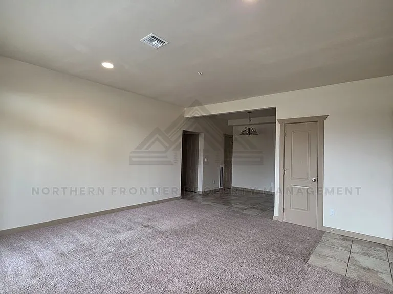 1410 S College Ave — Photo 21