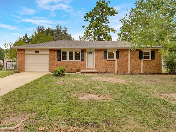 102 N Cottonwood Avenue, Republic, MO 65738