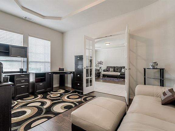 4th image of 632 Garner Ct