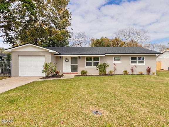 2nd image of 74 Broadmoor Cir