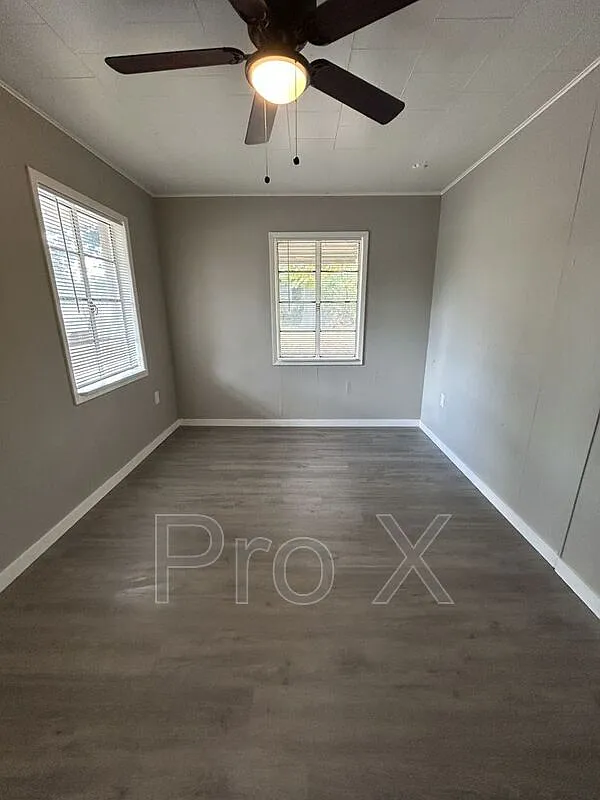1 bed, 1.0 bath, $695 — Photo 2