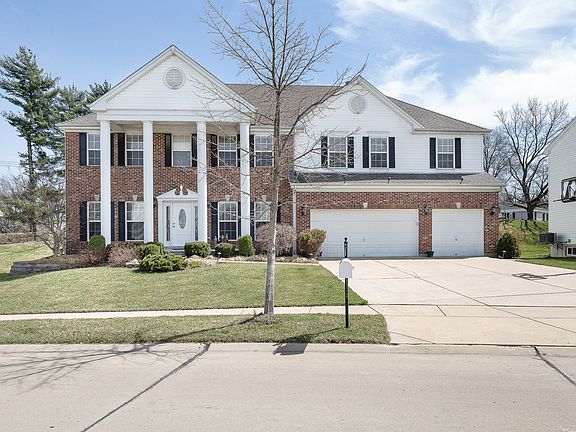 2nd image of 866 Bellerive Manor Dr