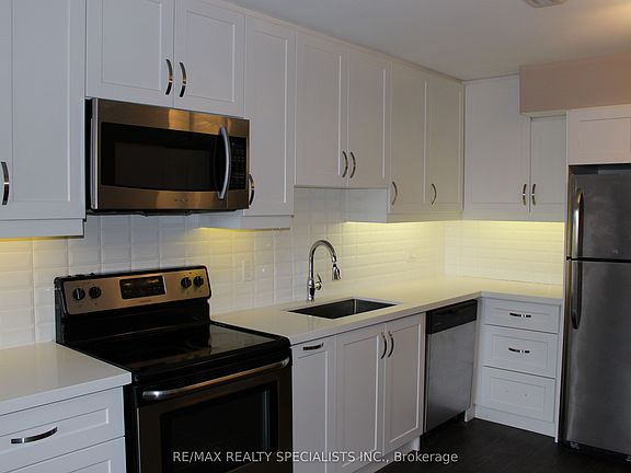 2nd image of 6 Brant Ave #8