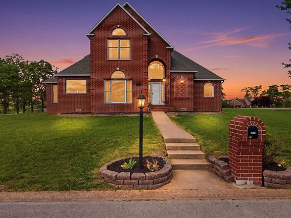 3rd image of 513 Stonehaven Drive